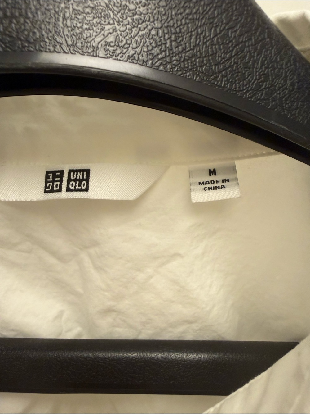 Uniqlo White Short Sleeve Button-Down Shirt - Picture 4 of 6